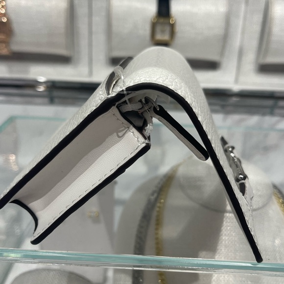 MICHAEL KORS Carson Small Pebbled Leather Wallet
Optic White 
NWT - Picture 10 of 16